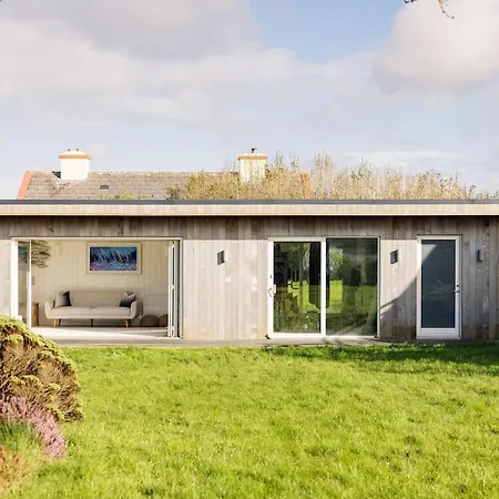 Wild Atlantic Way Beachhouse 度假居 *